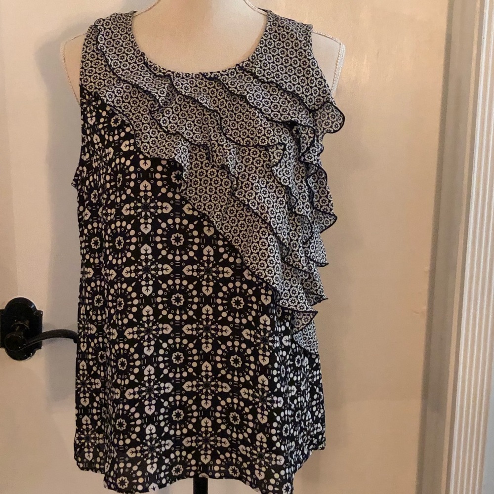 Sleeveless blouse